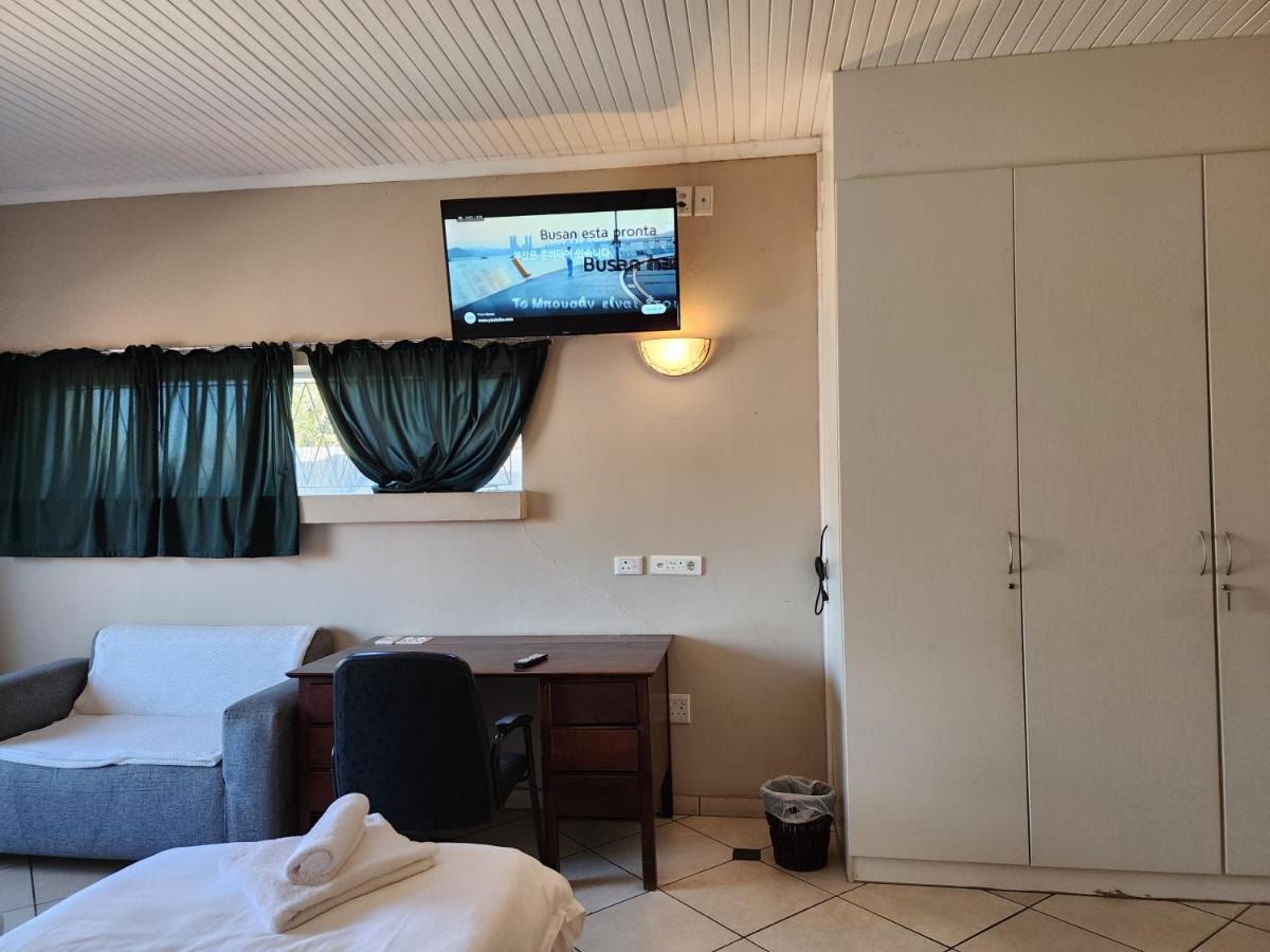 Southy Inn By The Lake Benoni Exterior foto
